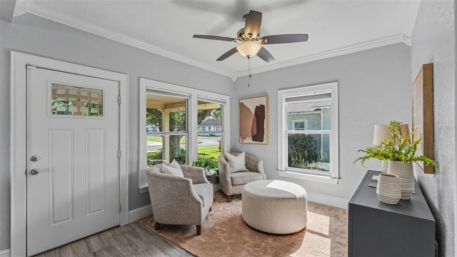 Front Living Areas - 541 W PARK ST, LAKELAND