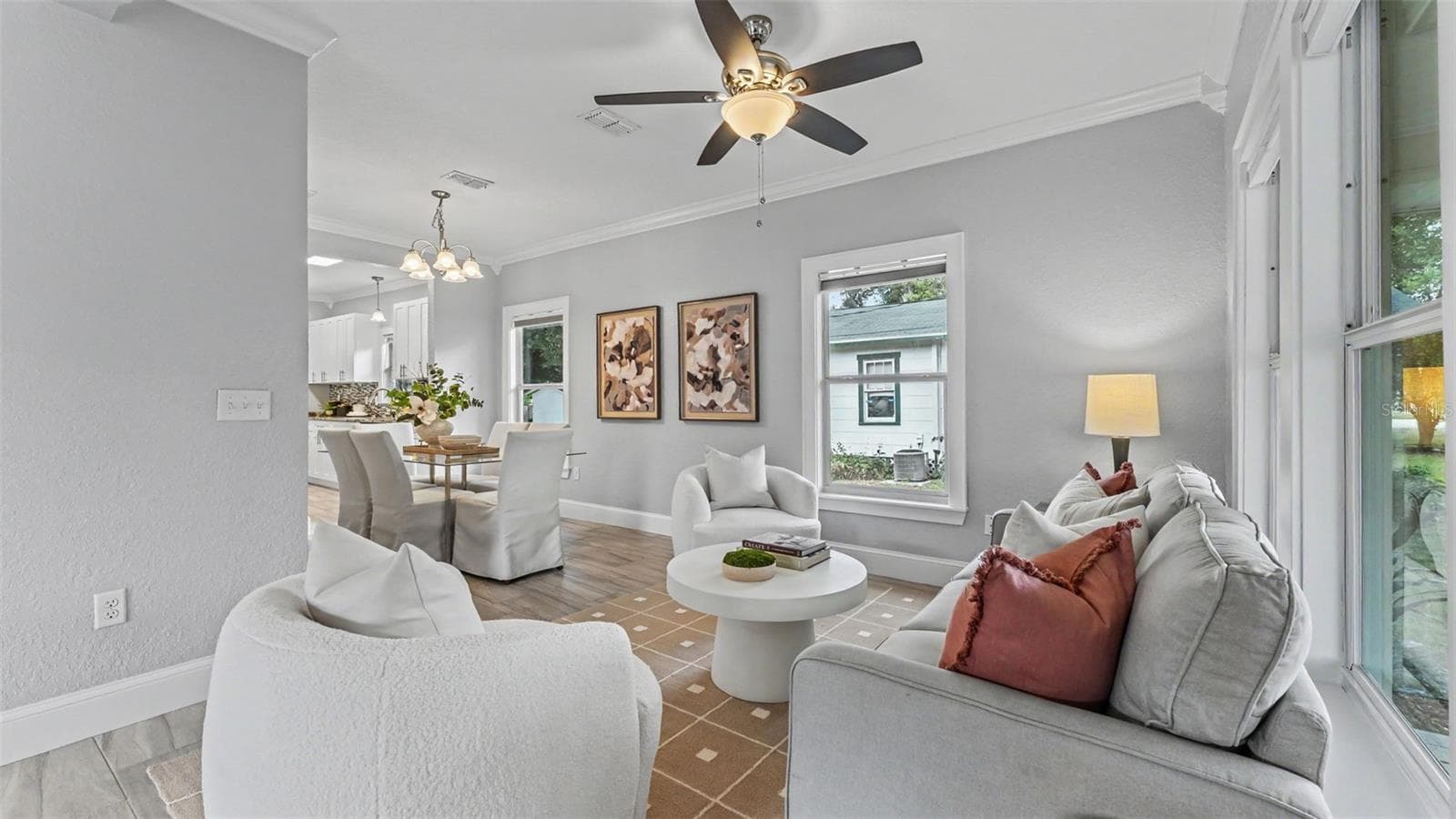Front Living Areas - 541 W PARK ST, LAKELAND