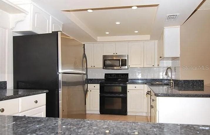 Townhouse at 8414 17TH ST N, ST PETERSBURG, photo 12 of 52