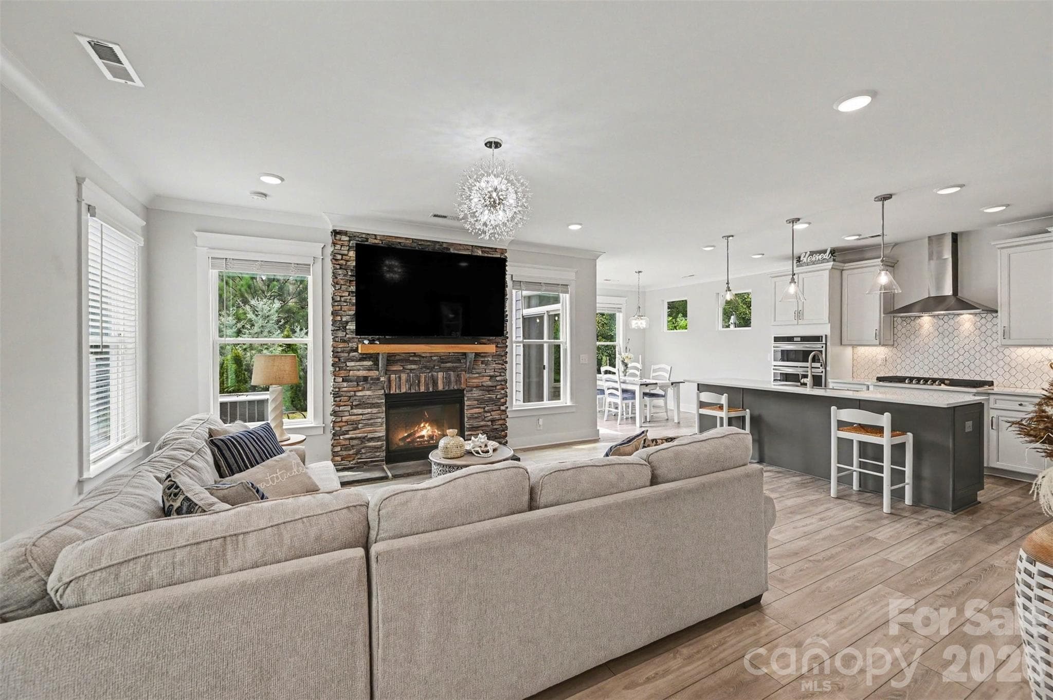 Single Family Residence at 4030 Belle Landing Road, Charlotte, photo 7 of 37
