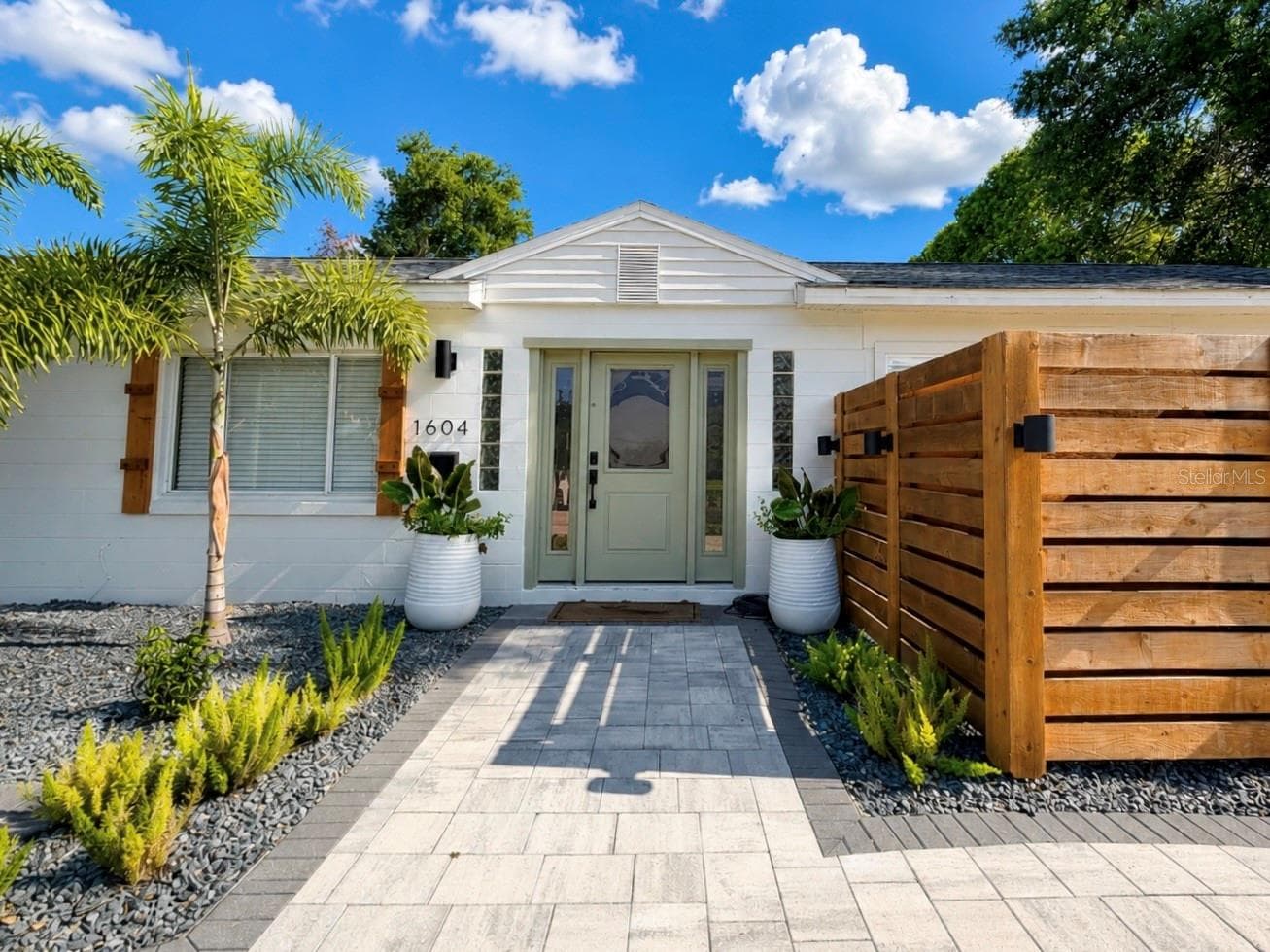 Main home, private front entrance - 1604 BRYN MAWR ST, ORLANDO