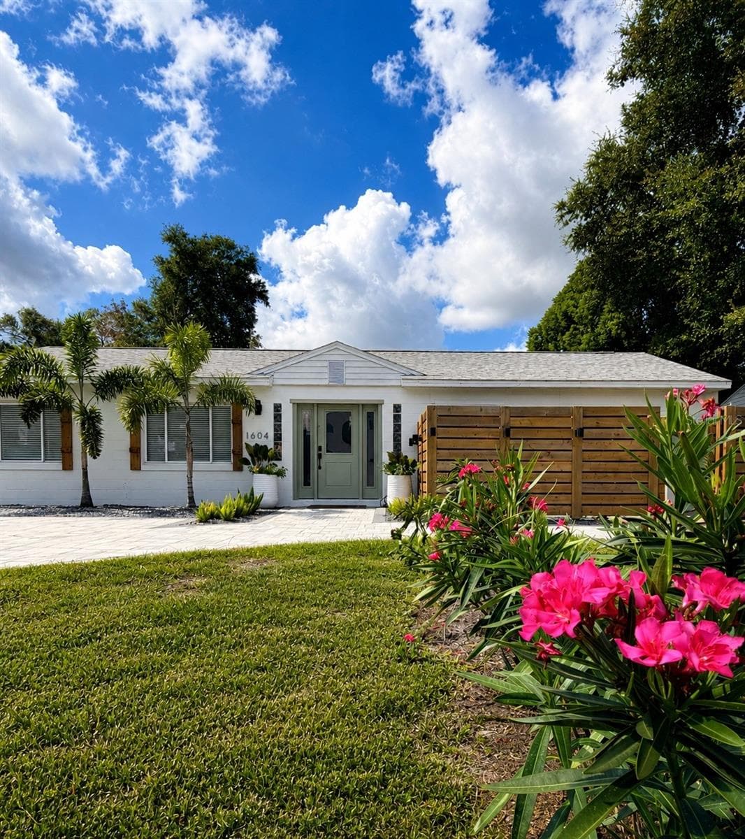Single Family Residence at 1604 BRYN MAWR ST, ORLANDO, photo 2 of 70