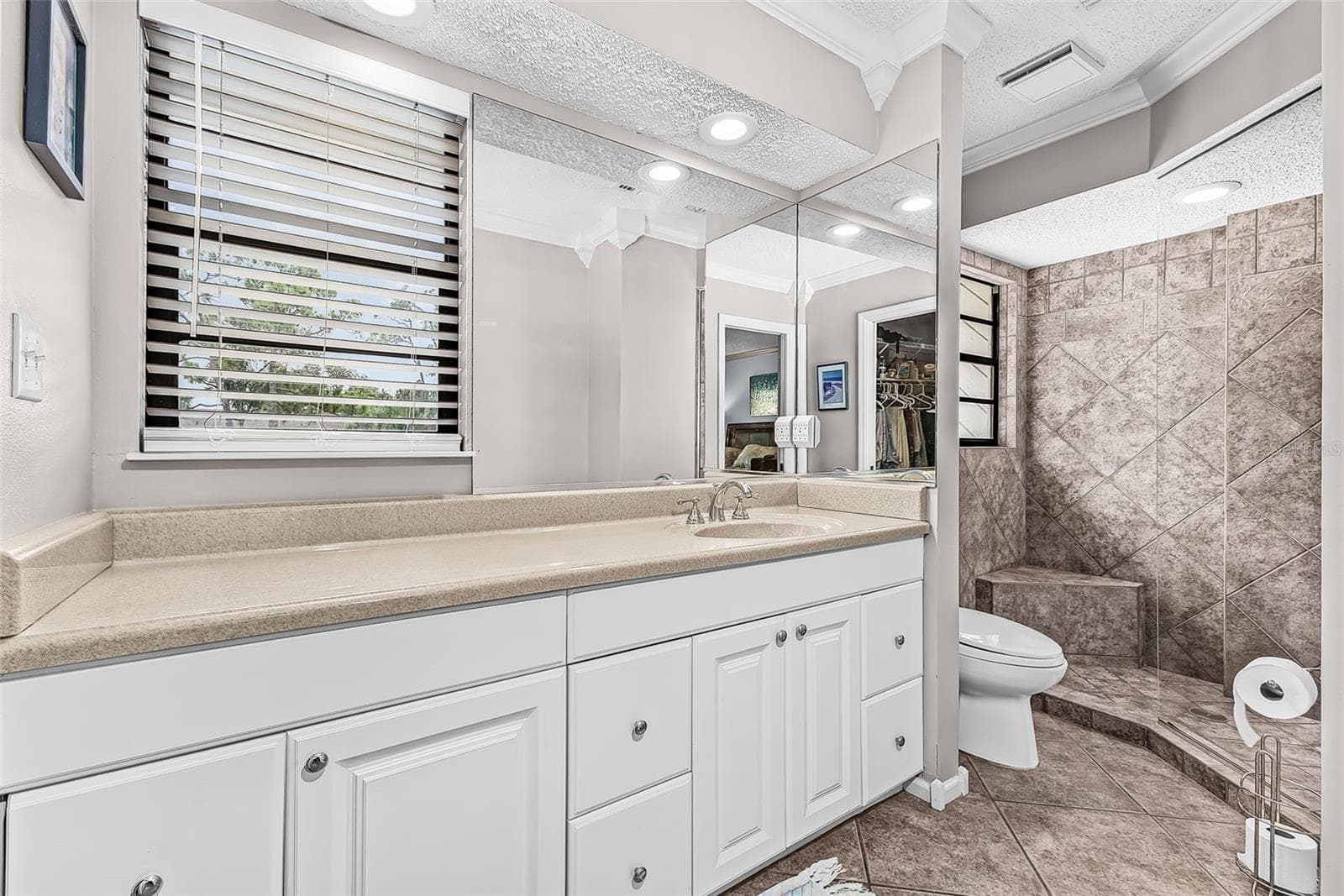 Townhouse at 7917 PINEGROVE CT #1, SARASOTA, photo 15 of 37