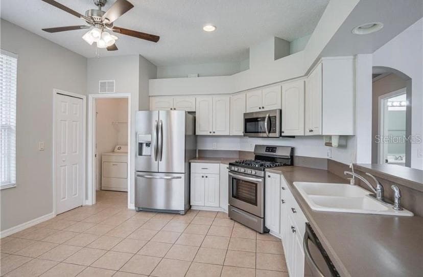 Single Family Residence at 27326 ORCHID GLADE ST, LEESBURG, photo 10 of 53