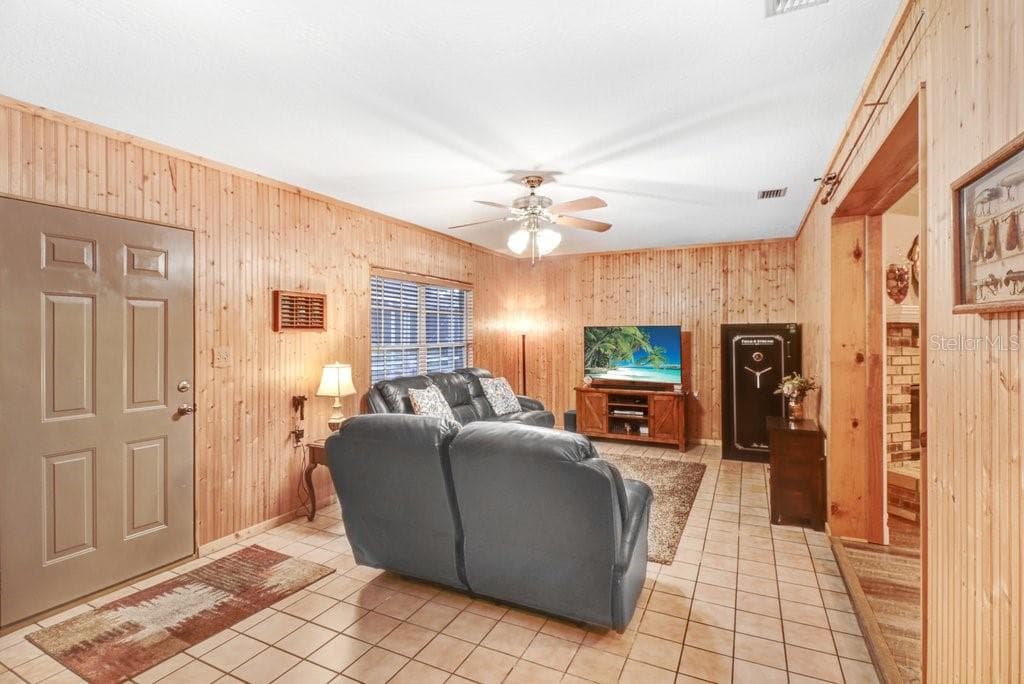 Living Room - Door out to the pool - 13221 TOM GALLAGHER RD, DOVER