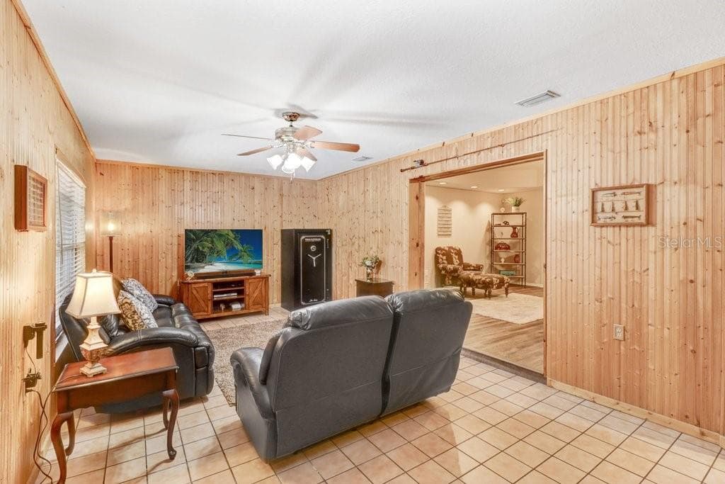 Living Room with door out to pool - 13221 TOM GALLAGHER RD, DOVER