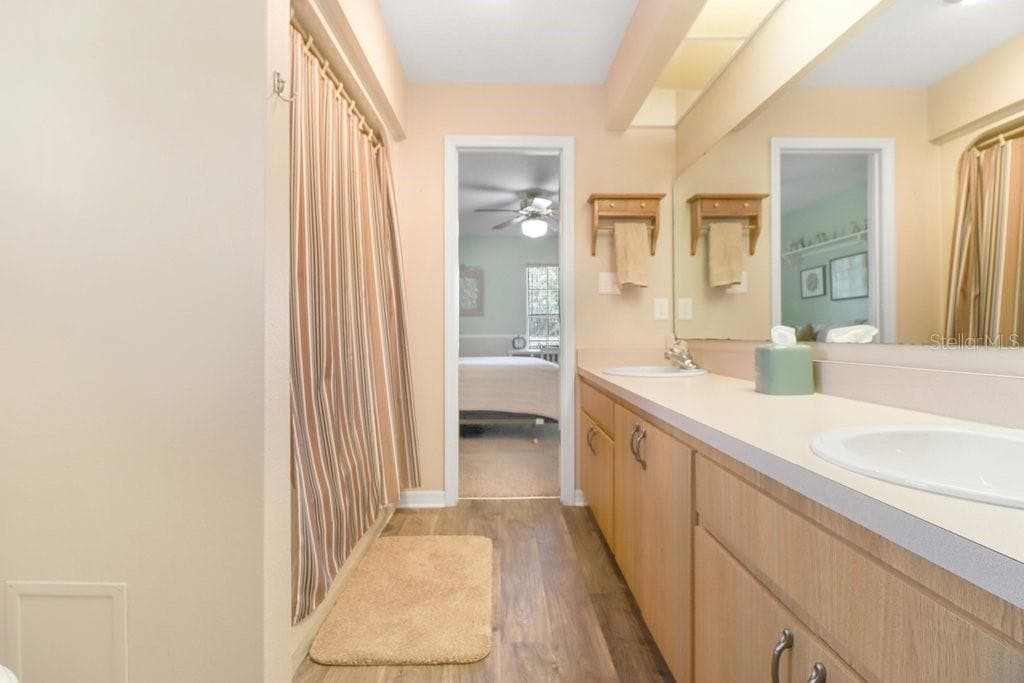 Jack and Jill Bathroom between Bedroom 2 and 3 - 13221 TOM GALLAGHER RD, DOVER