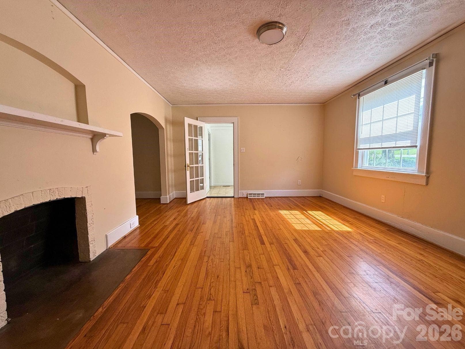 Living Room - 1351 S Aspen Street, Lincolnton