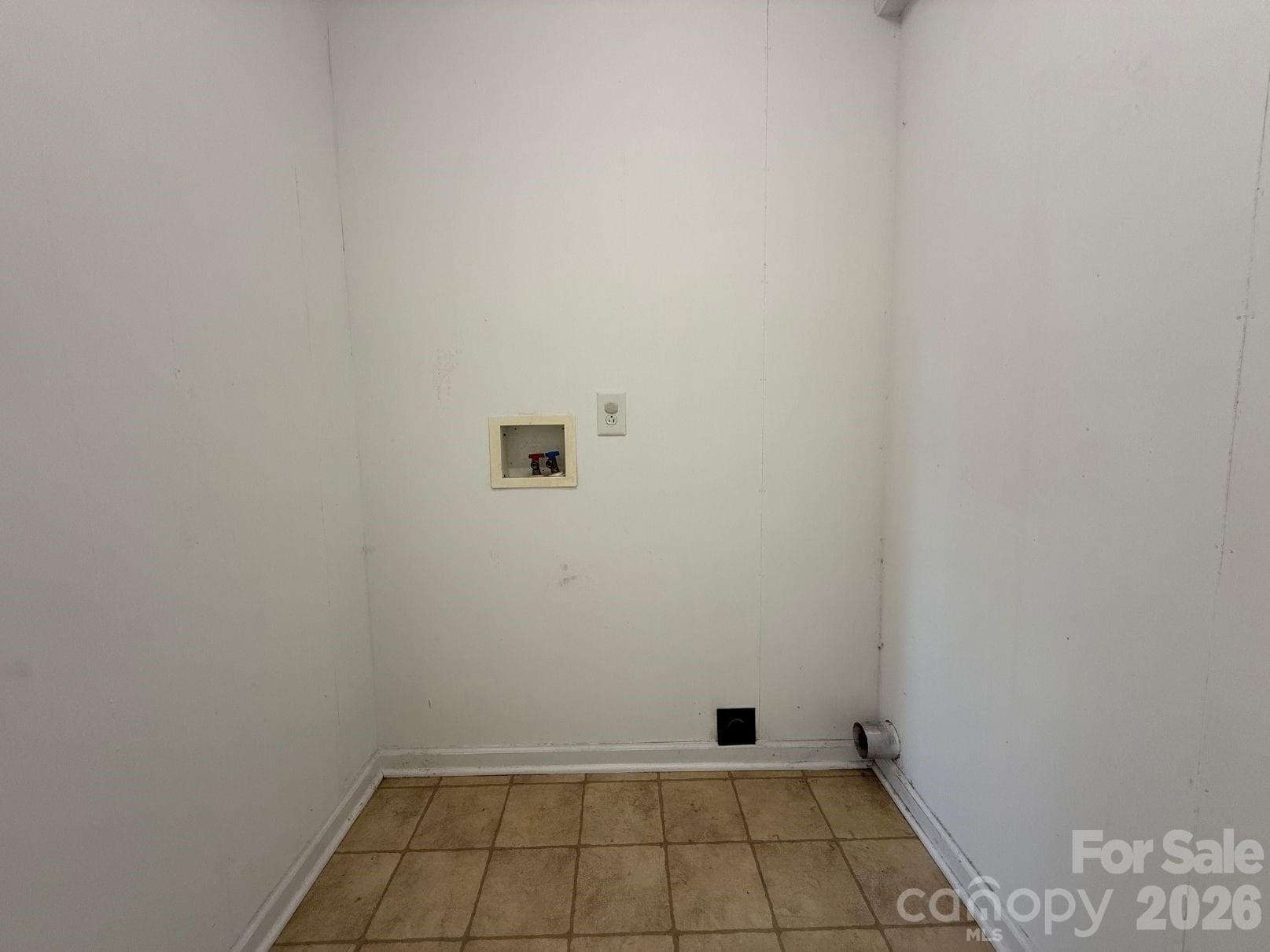 Laundry room - off mud room - 1351 S Aspen Street, Lincolnton