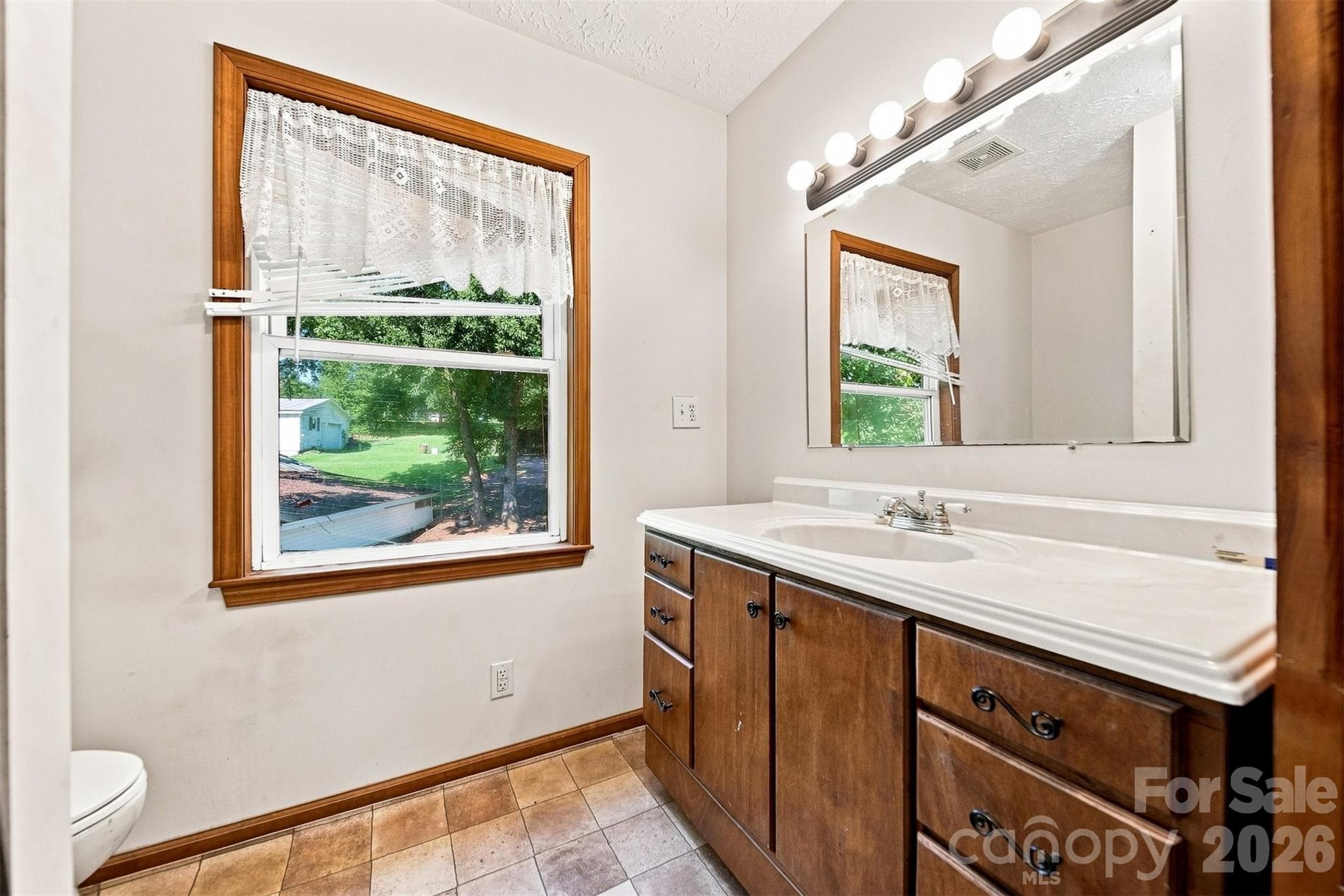 Upstairs bath - 1261 Davis Road, Lincolnton