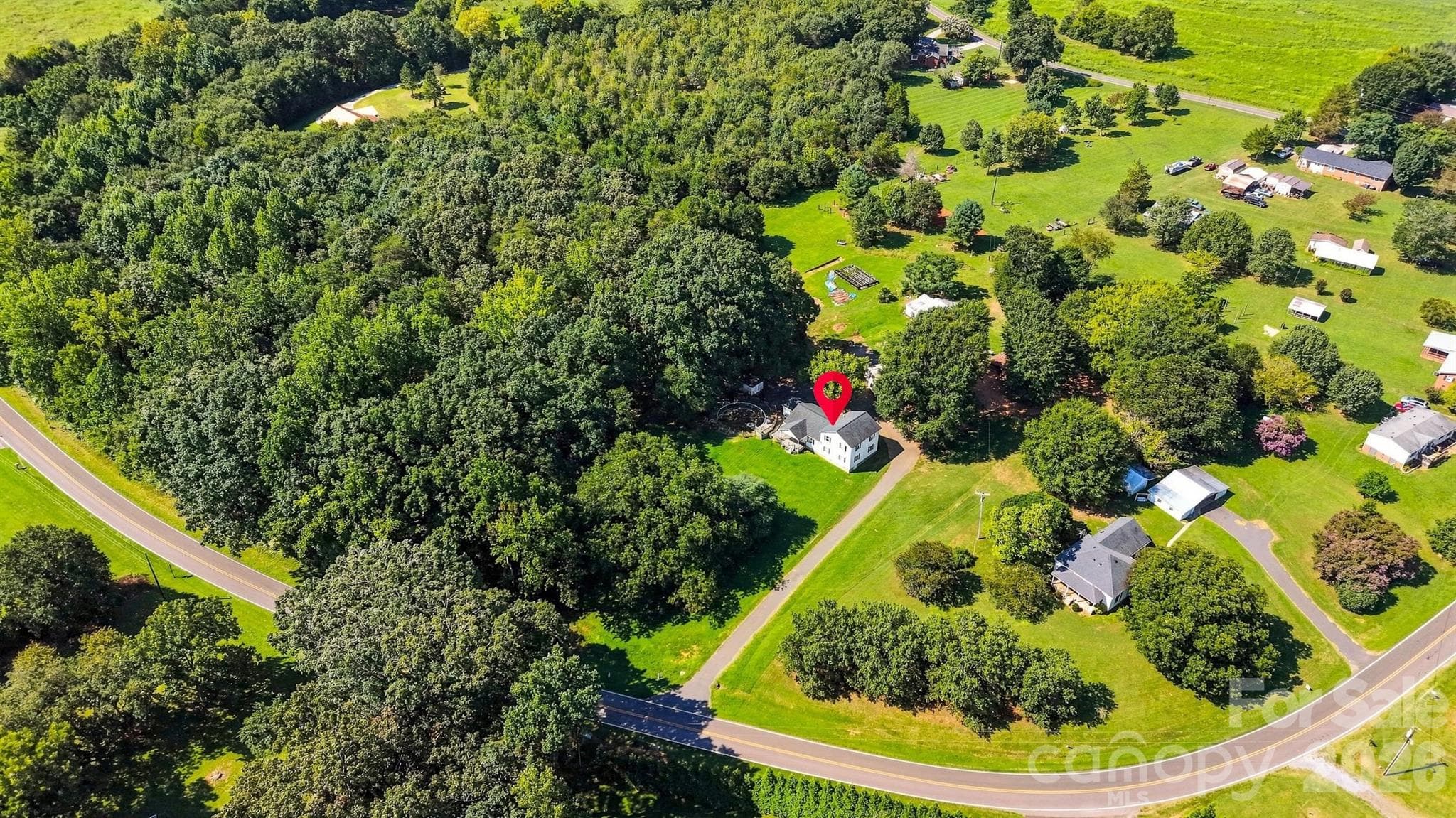 Well shared with the house to the right.  It is also on the market. - 1261 Davis Road, Lincolnton