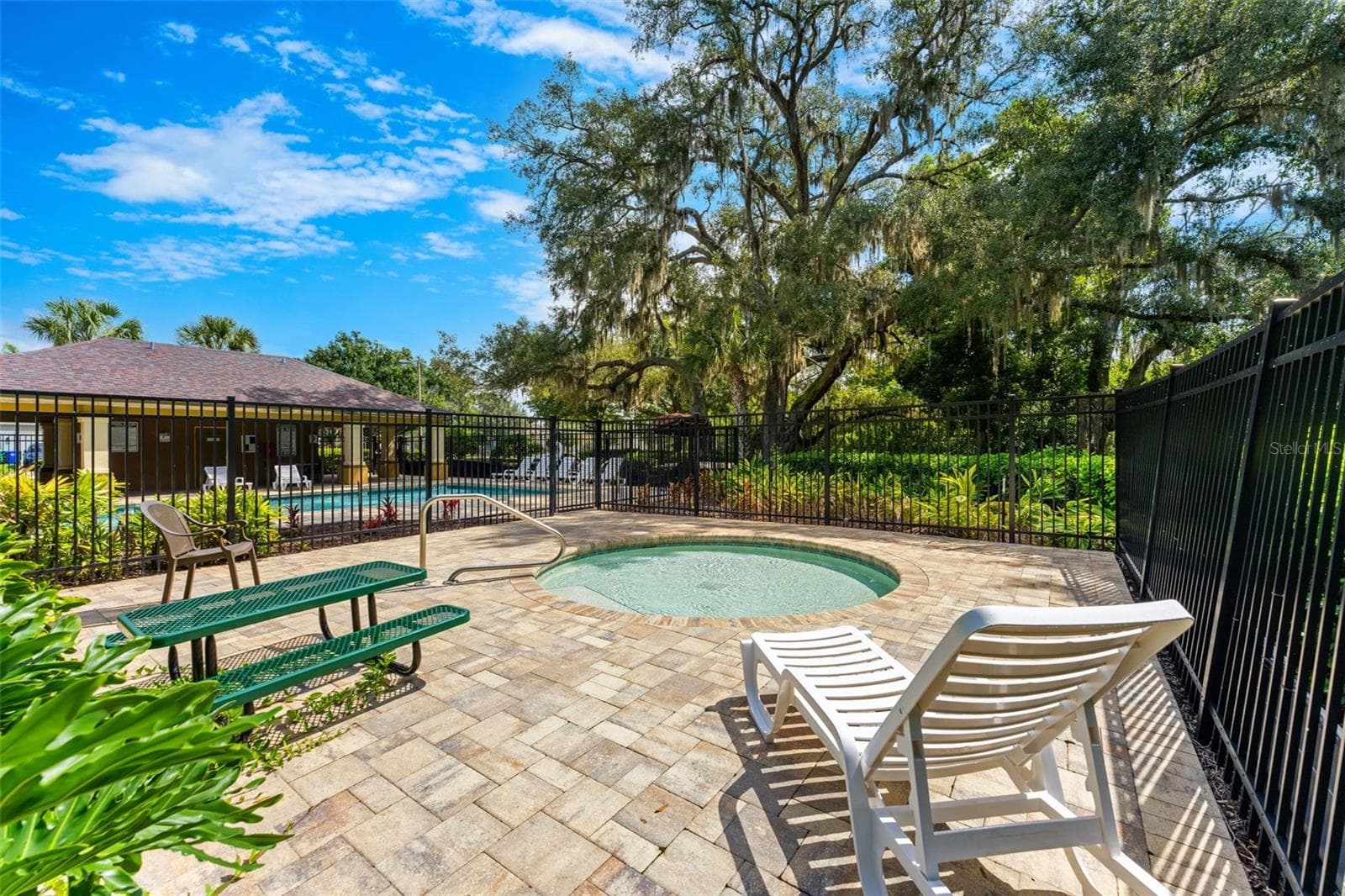 community pool - 426 PALM CREST LN, LAKE MARY