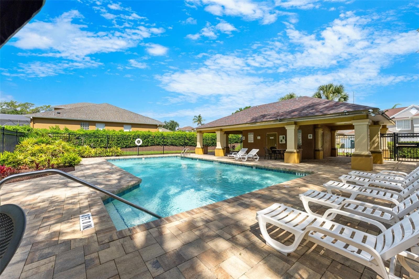 community pool - 426 PALM CREST LN, LAKE MARY