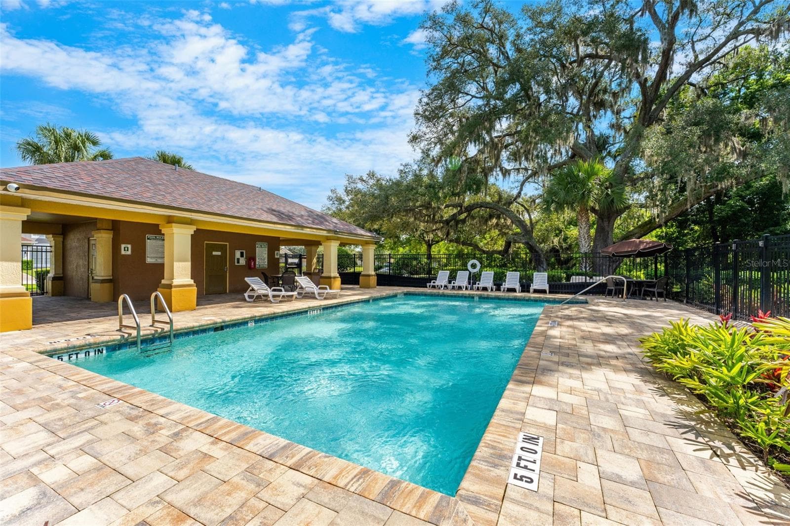 community pool - 426 PALM CREST LN, LAKE MARY