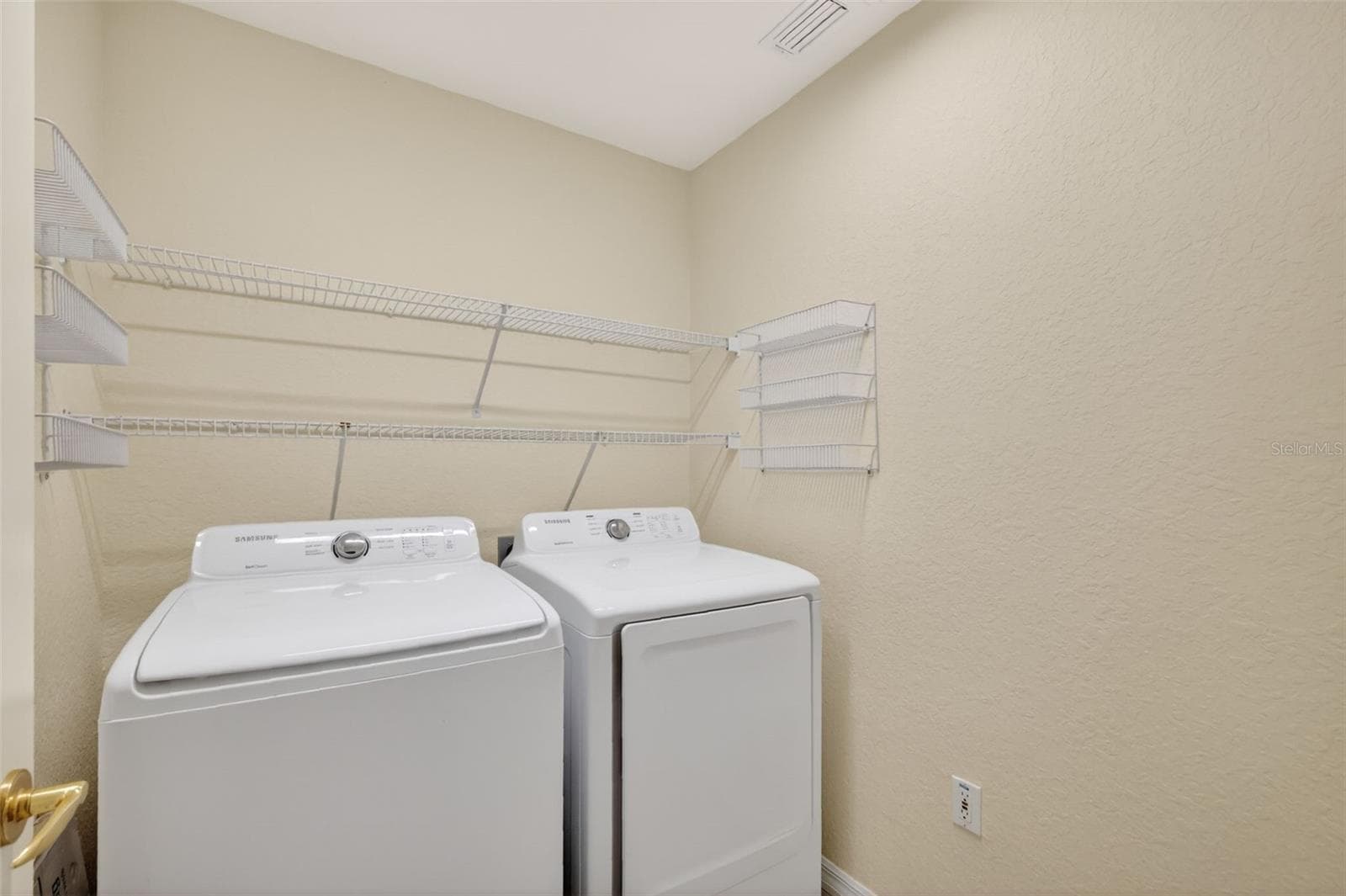 Inside laundry - 8907 SE 141ST LOOP, SUMMERFIELD