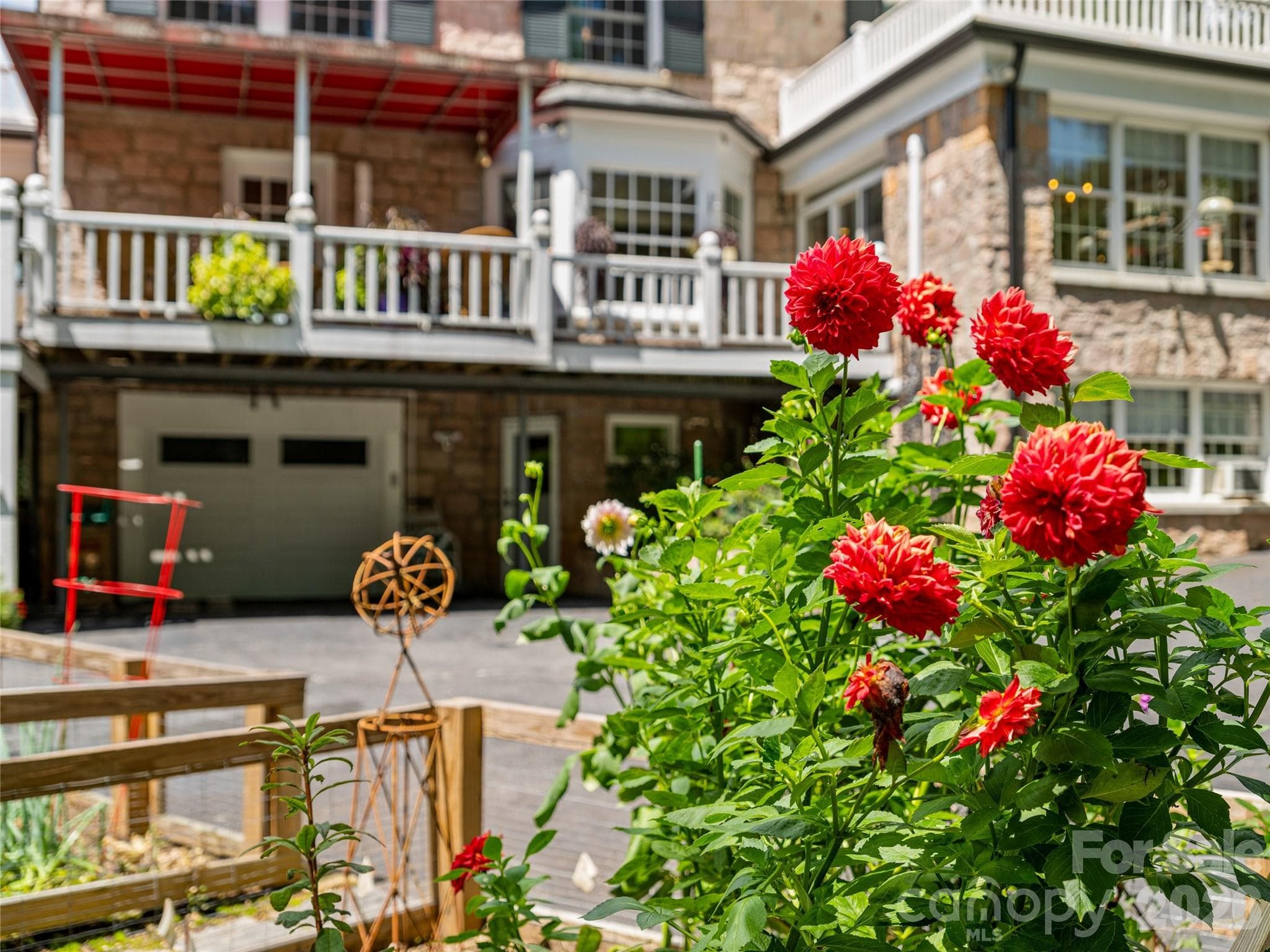 Beauty at every angle! - 14 Griffing Boulevard, Asheville