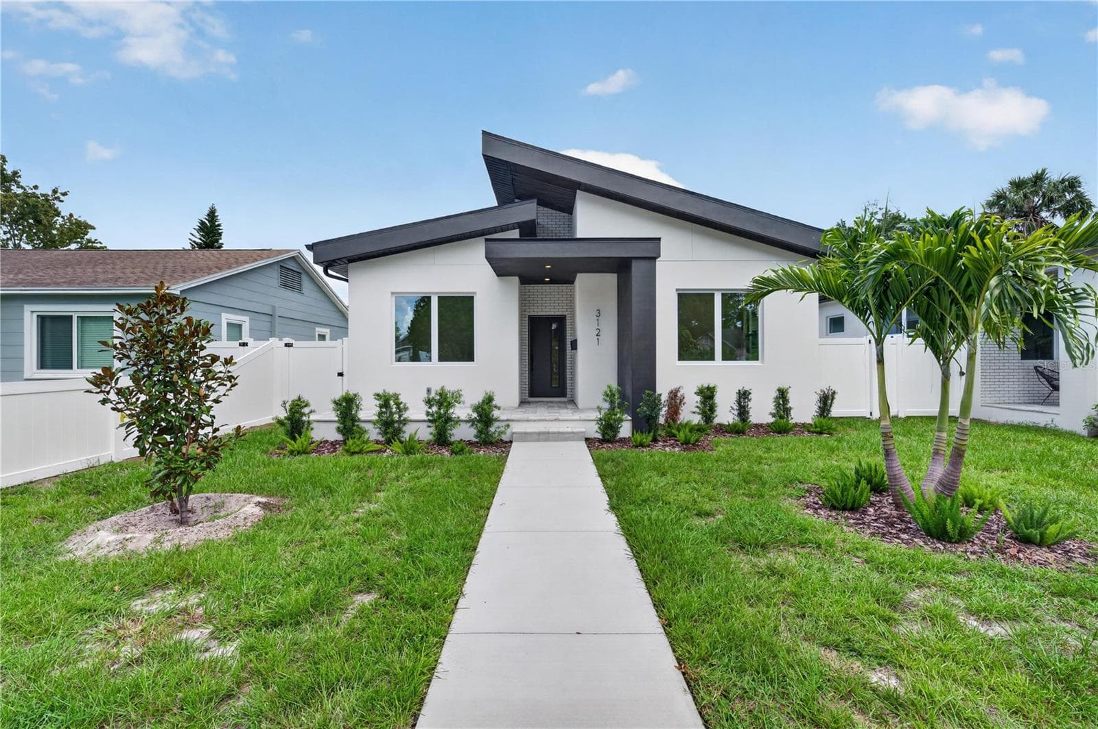 Single Family Residence at 3121 QUEEN ST N, ST PETERSBURG, photo 2 of 22