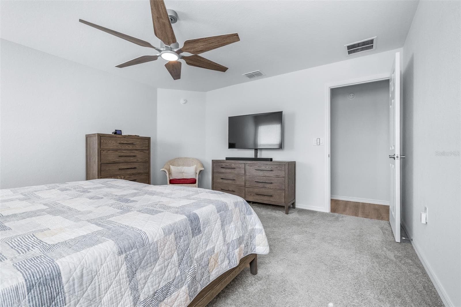 Single Family Residence at 2081 GOLDEN BEAK DR, EAGLE LAKE, photo 24 of 58