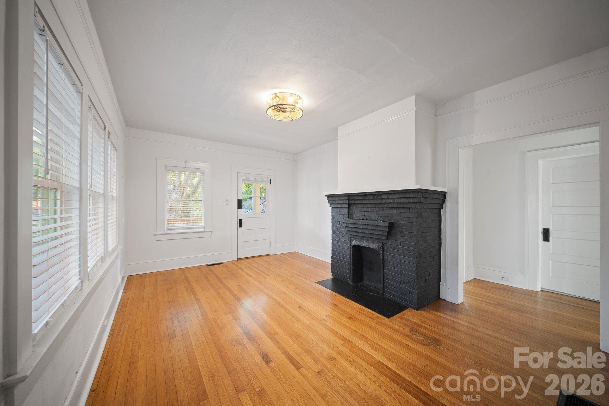 Single Family Residence at 124 State Street, Asheville, photo 6 of 28