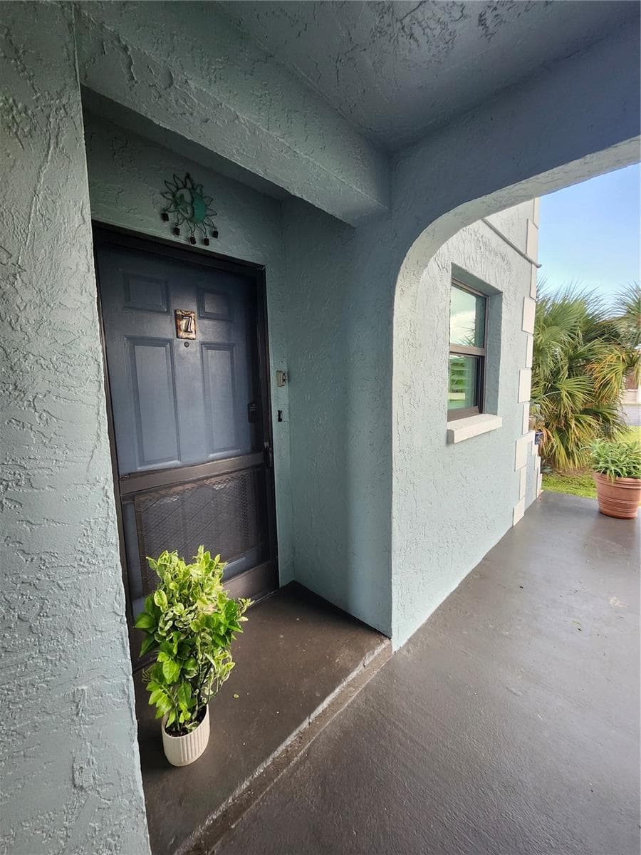 Private entrance - 87 BOUNDARY BLVD #7, ROTONDA WEST