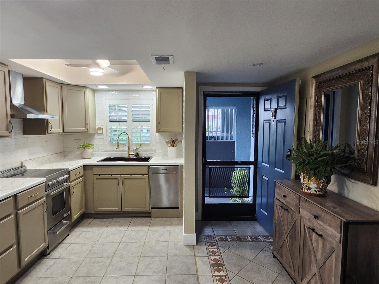 Remodeled kitchen - 87 BOUNDARY BLVD #7, ROTONDA WEST