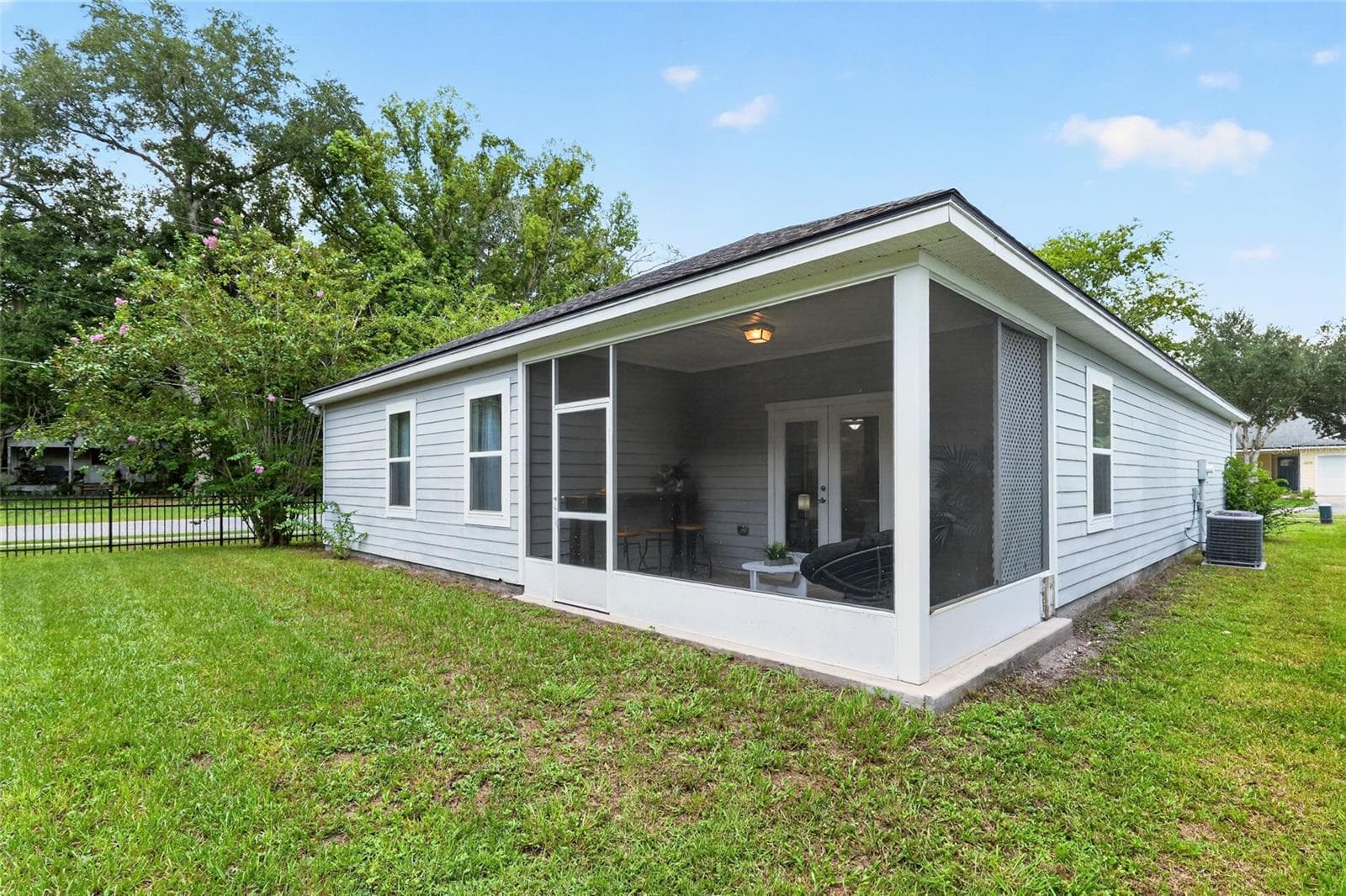 Single Family Residence at 1659 NW 34TH AVE, GAINESVILLE, photo 59 of 74