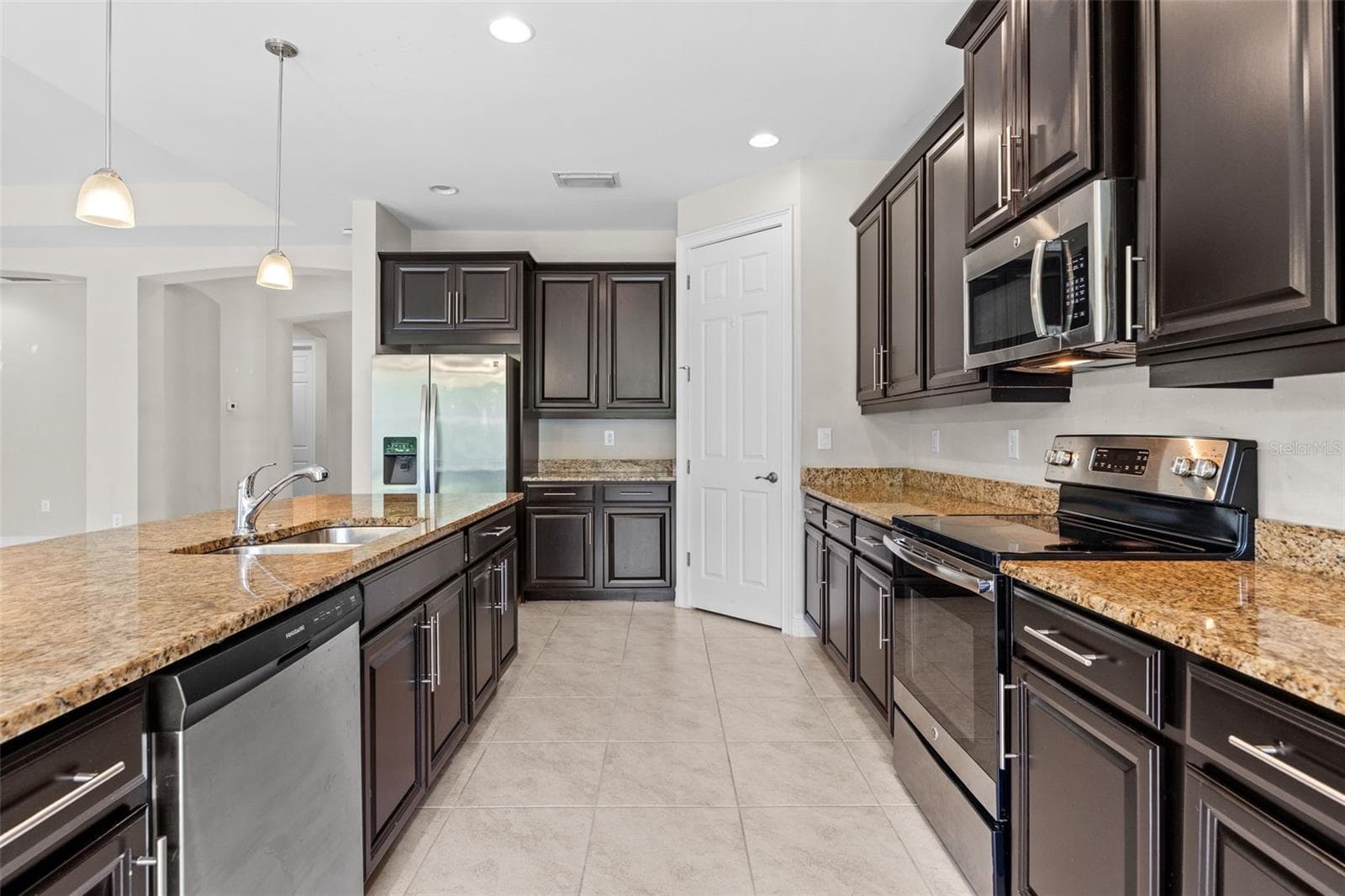 Single Family Residence at 3987 ASHENTREE CT, FORT MYERS, photo 19 of 54