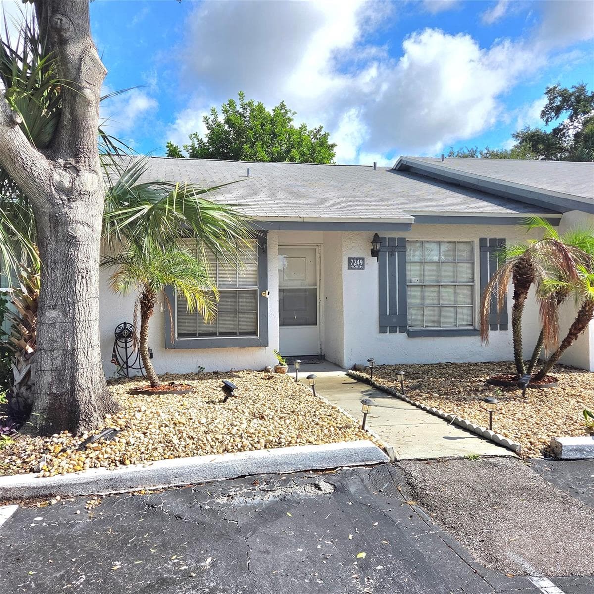 Villa at 7249 PARKSIDE VILLAS DR N, ST PETERSBURG, photo 2 of 42