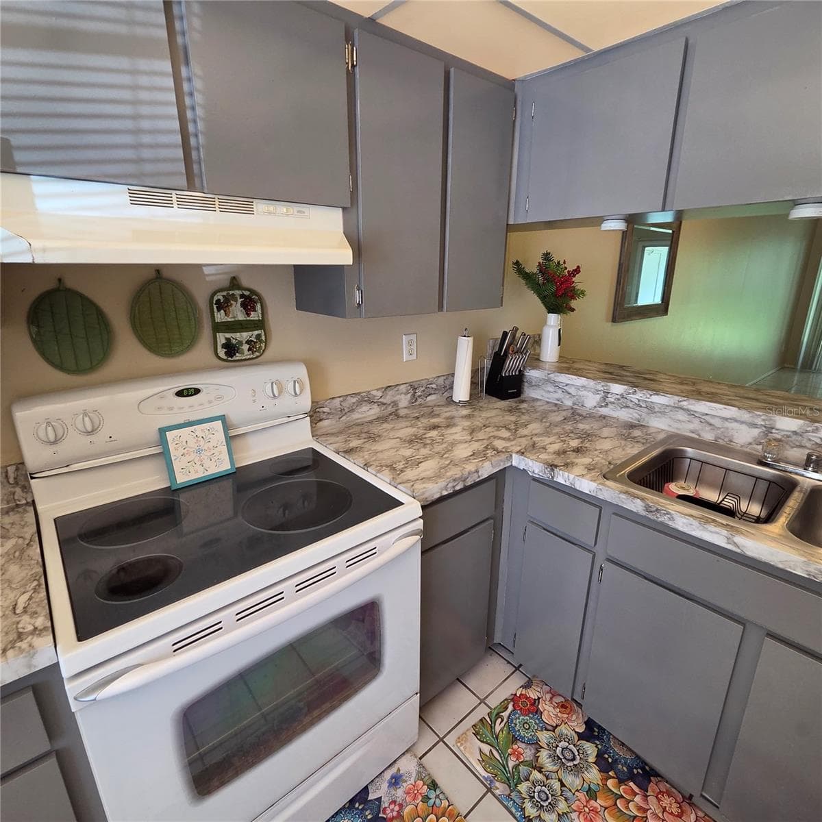 Villa at 7249 PARKSIDE VILLAS DR N, ST PETERSBURG, photo 11 of 42