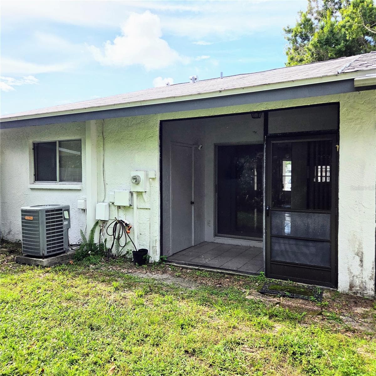 Villa at 7249 PARKSIDE VILLAS DR N, ST PETERSBURG, photo 34 of 42