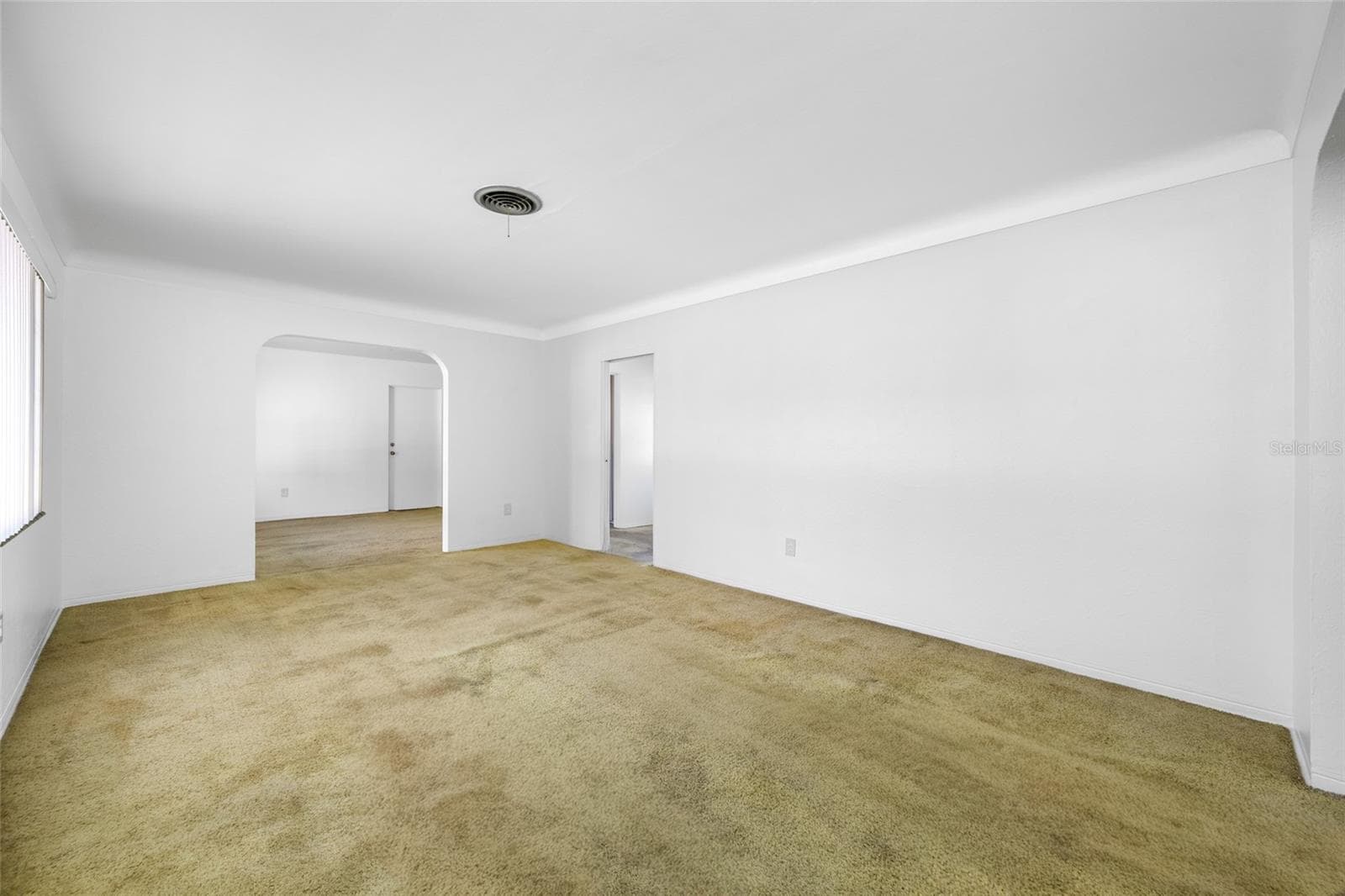 Living room w/access to dining/family room - 5000 9TH AVE N, ST PETERSBURG