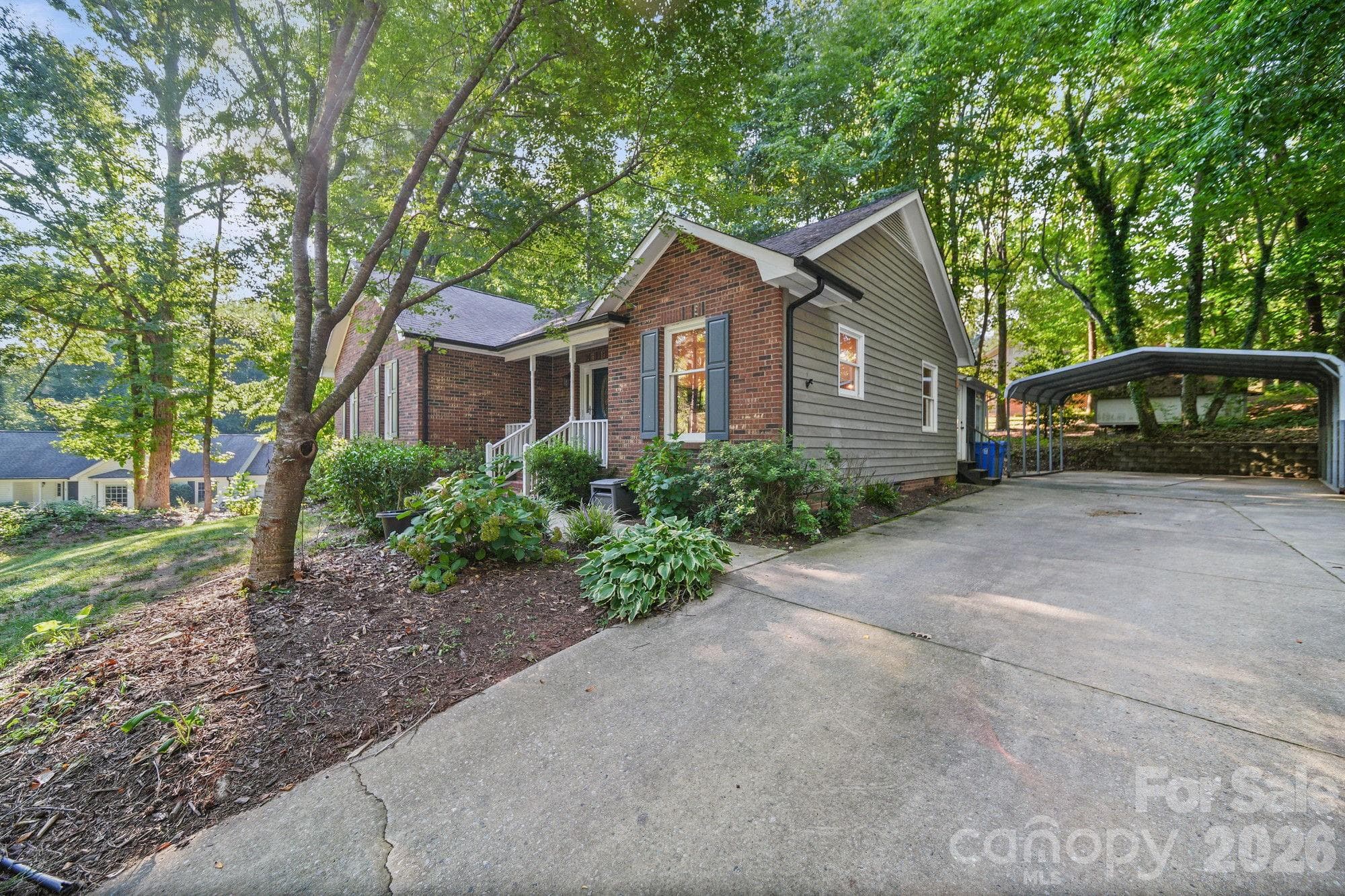 Single Family Residence at 821 Deer Path Place, Mooresville, photo 6 of 35