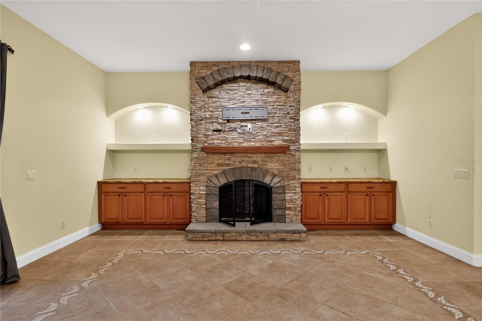 Single Family Residence at 3049 W LAUREL ST, LECANTO, photo 11 of 38