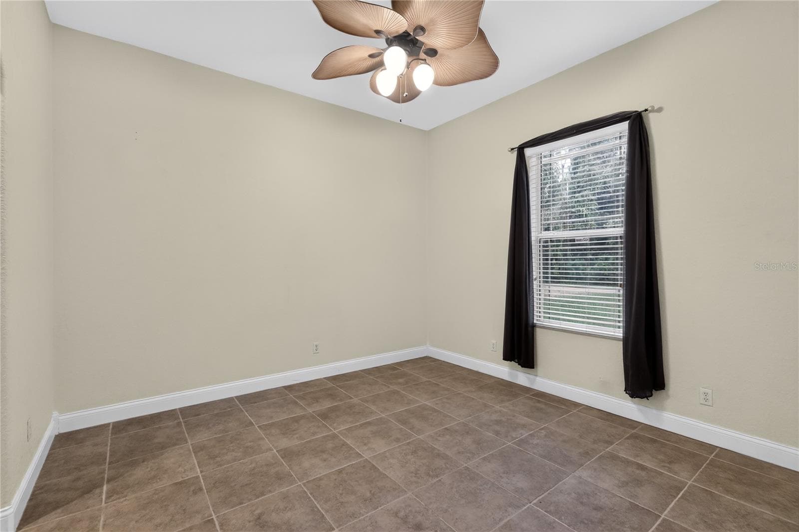 Single Family Residence at 3049 W LAUREL ST, LECANTO, photo 14 of 38