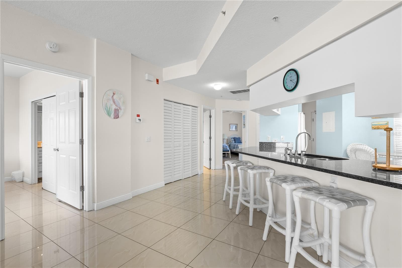 Bar Area - 12935 GULF LN #205, MADEIRA BEACH