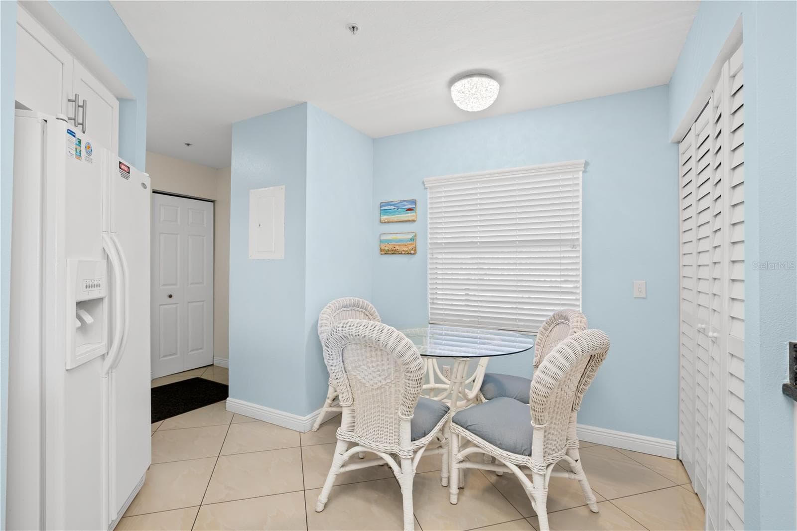 Dining area - 12935 GULF LN #205, MADEIRA BEACH