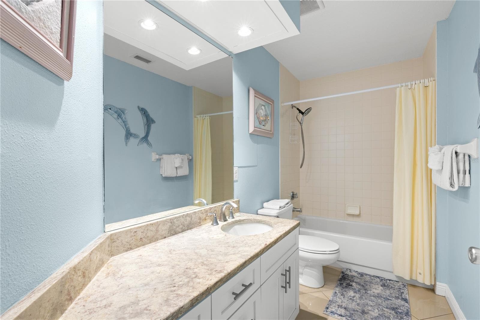 Hall Bathroom - 12935 GULF LN #205, MADEIRA BEACH