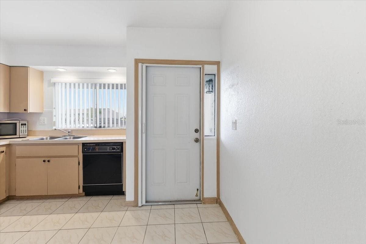 Condominium at 26316 NADIR RD #B5, PUNTA GORDA, photo 11 of 34