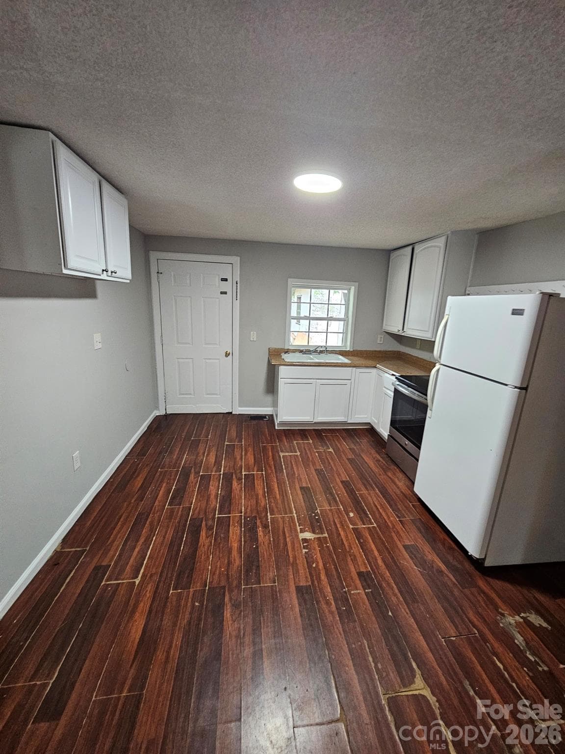 Single Family Residence at 152 Winecoff Avenue NW, Concord, photo 3 of 10