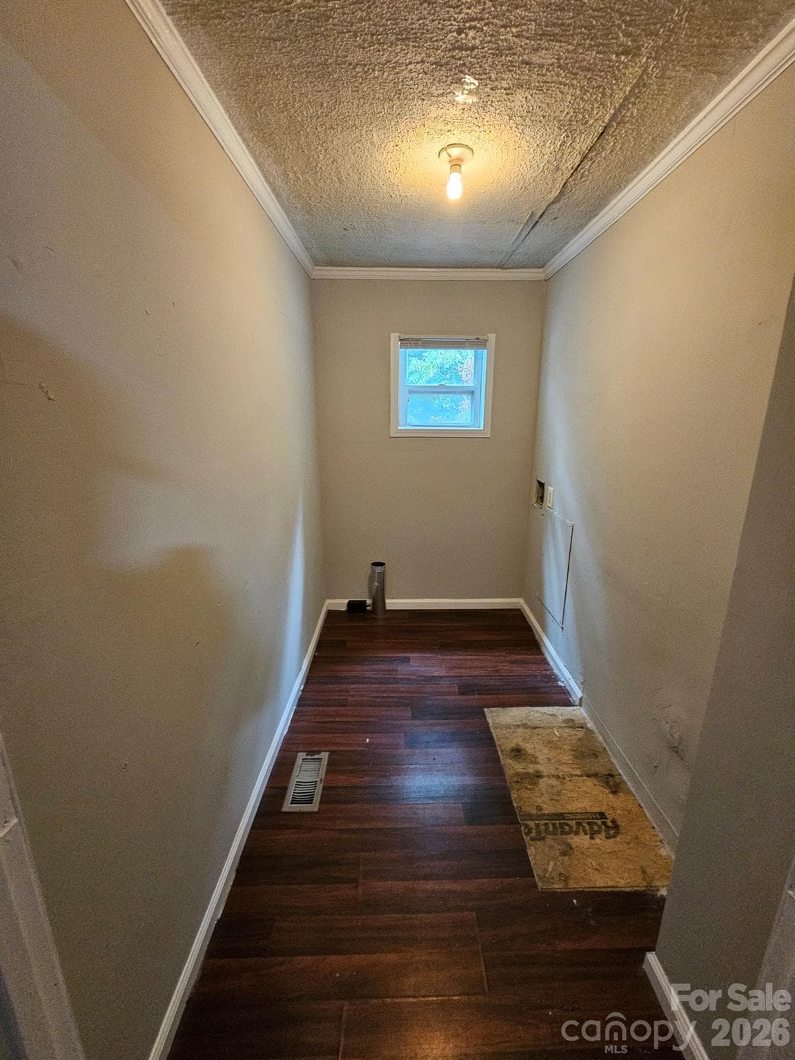 Single Family Residence at 152 Winecoff Avenue NW, Concord, photo 8 of 10