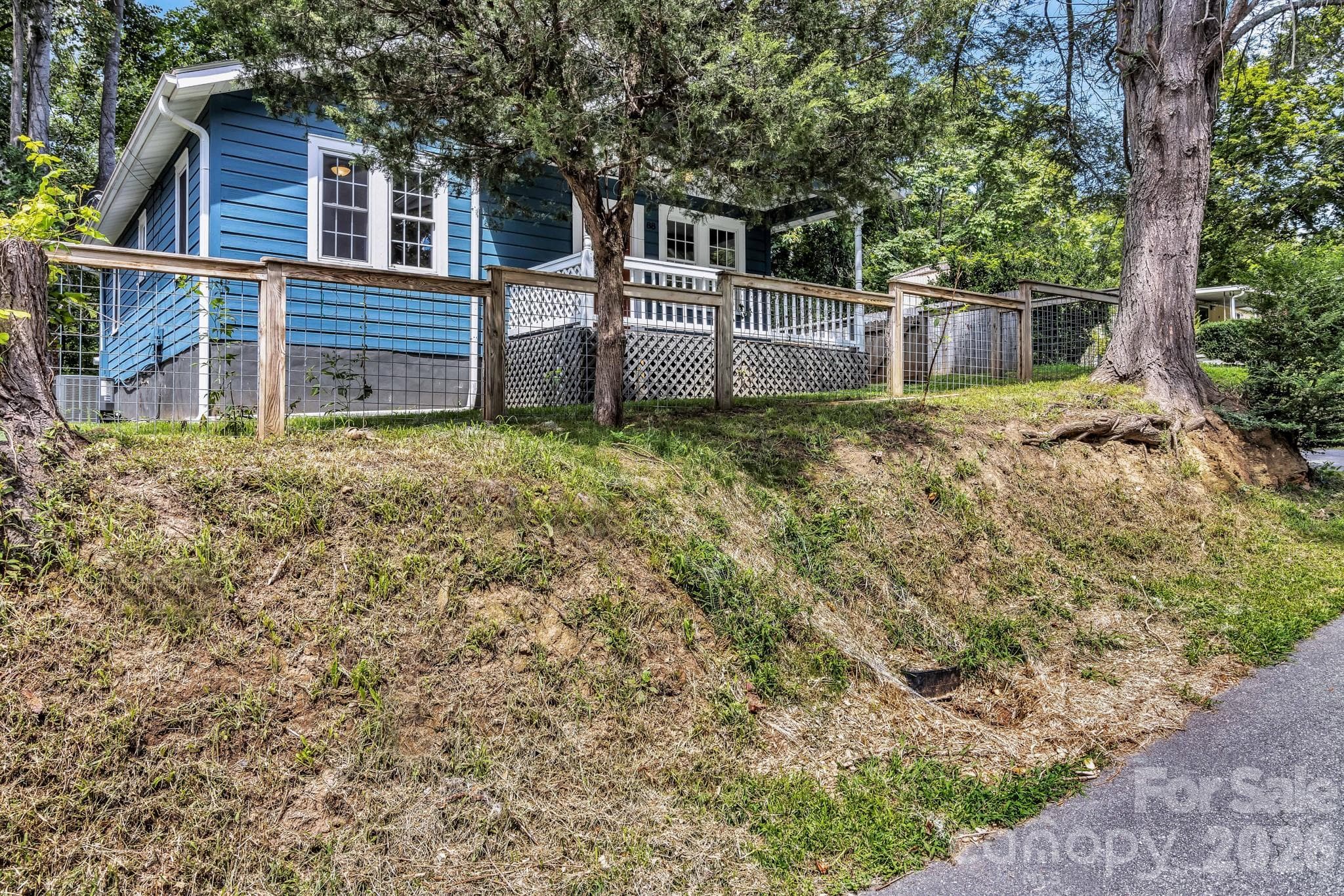 Single Family Residence at 88 Brooklyn Road, Asheville, photo 4 of 40
