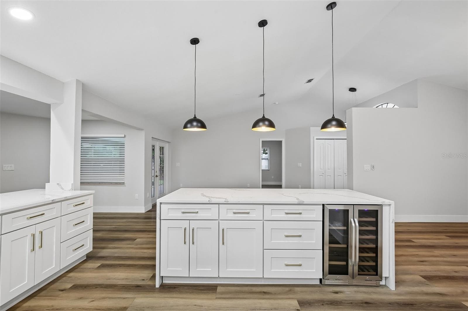 Kitchen - 3093 CREST DR, CLEARWATER