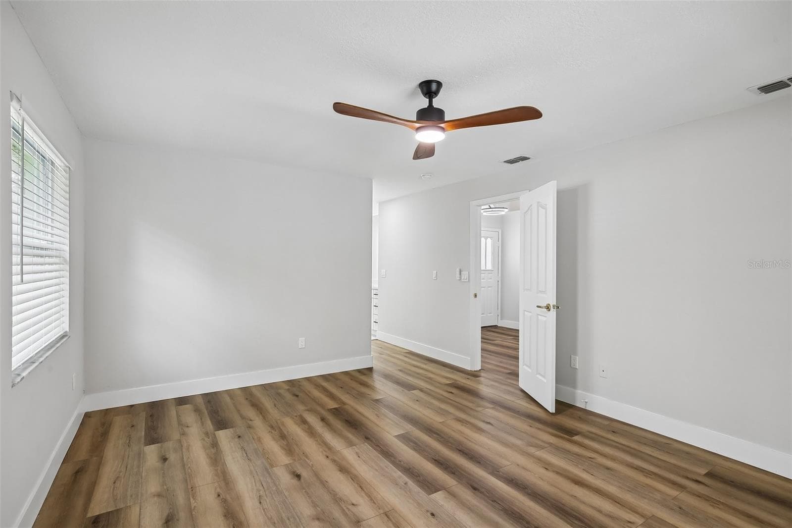 Primary Suite - 3093 CREST DR, CLEARWATER