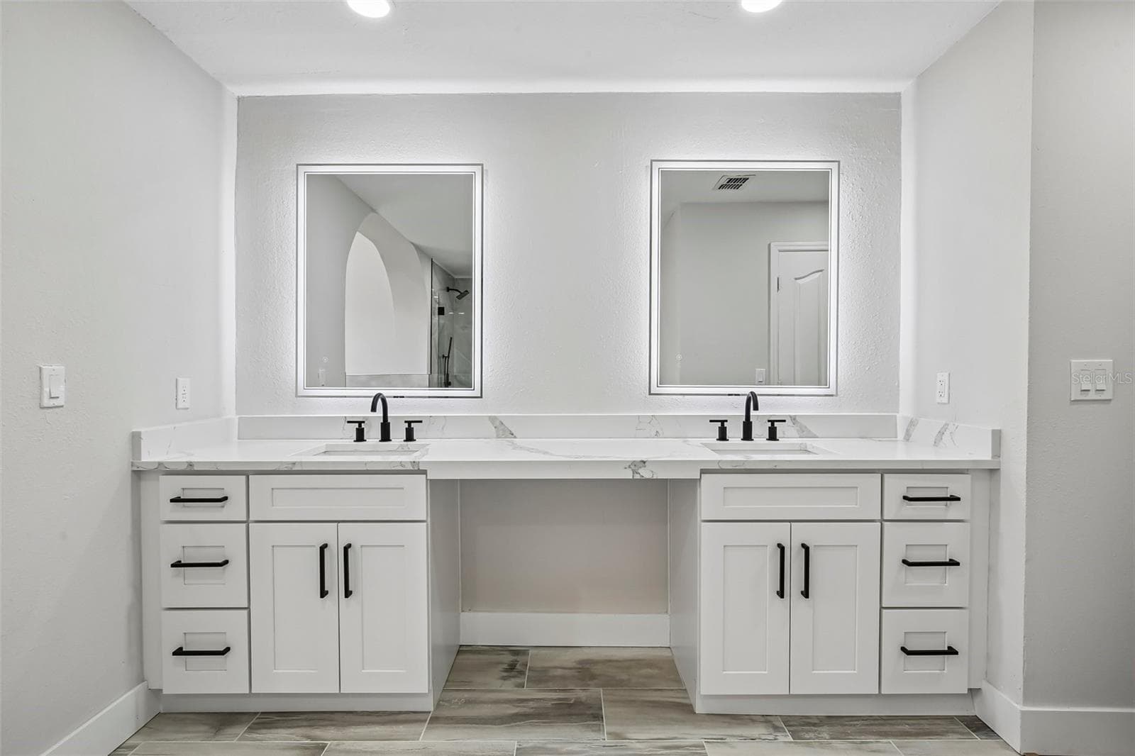 Primary Bath - 3093 CREST DR, CLEARWATER