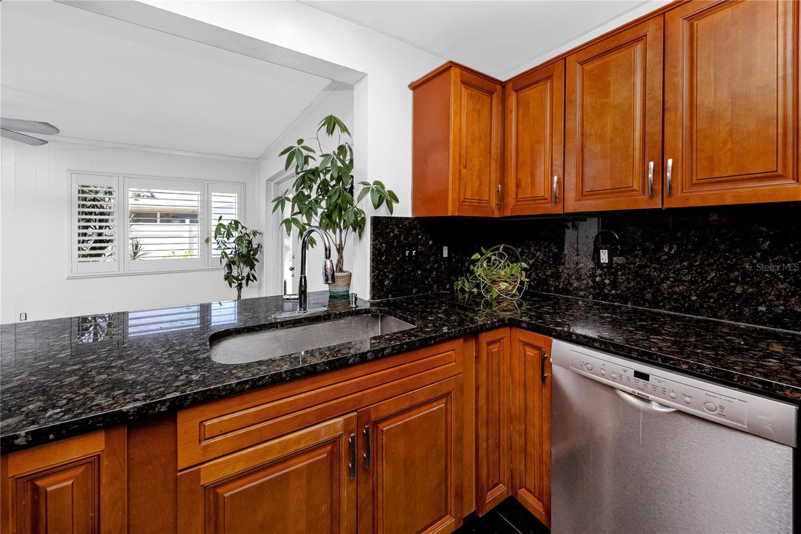 Hardwood Cabinetry in ktichen - 1744 HARBOR CIR E, LARGO
