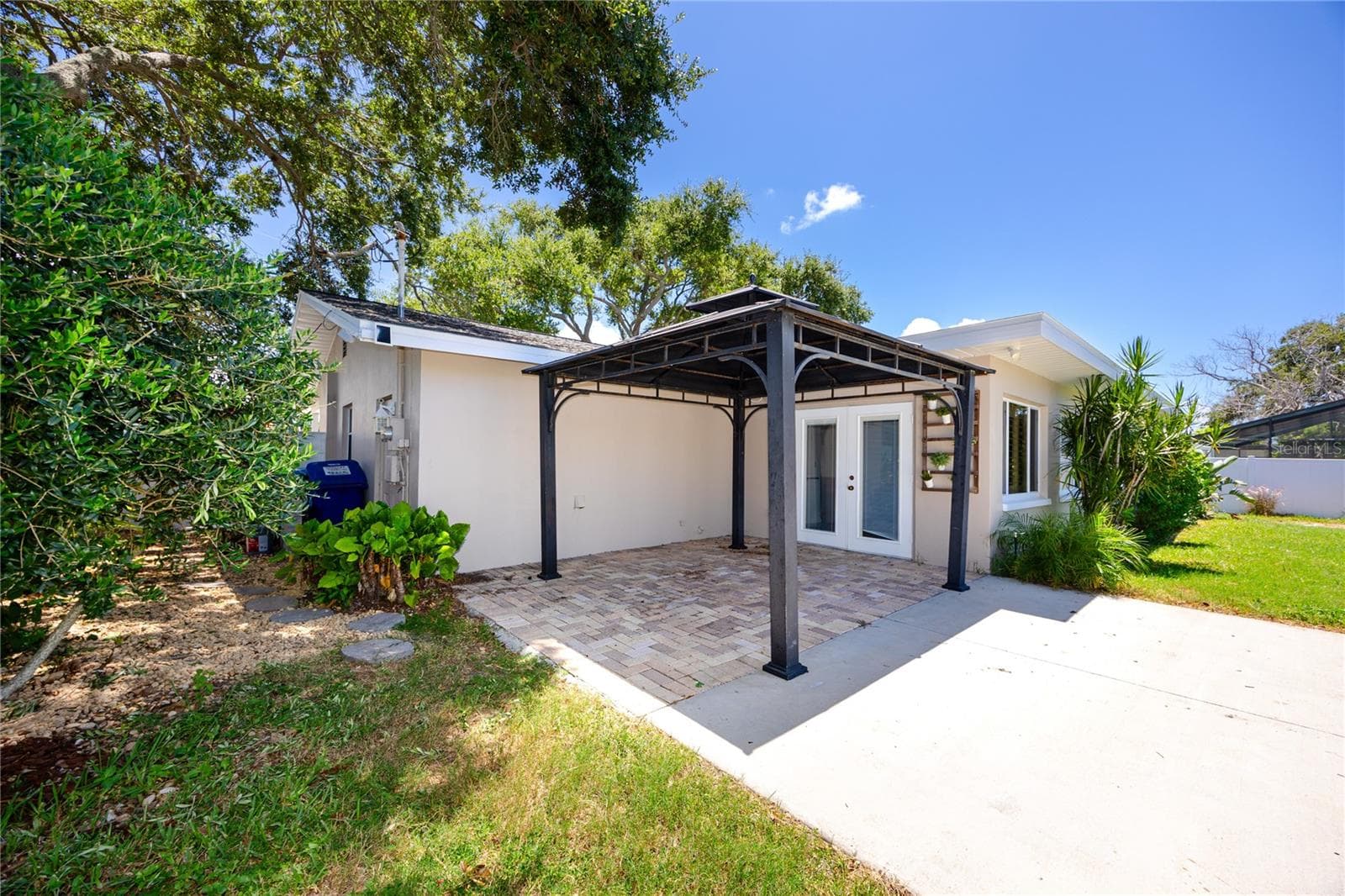 Exterior - pergola - 1744 HARBOR CIR E, LARGO