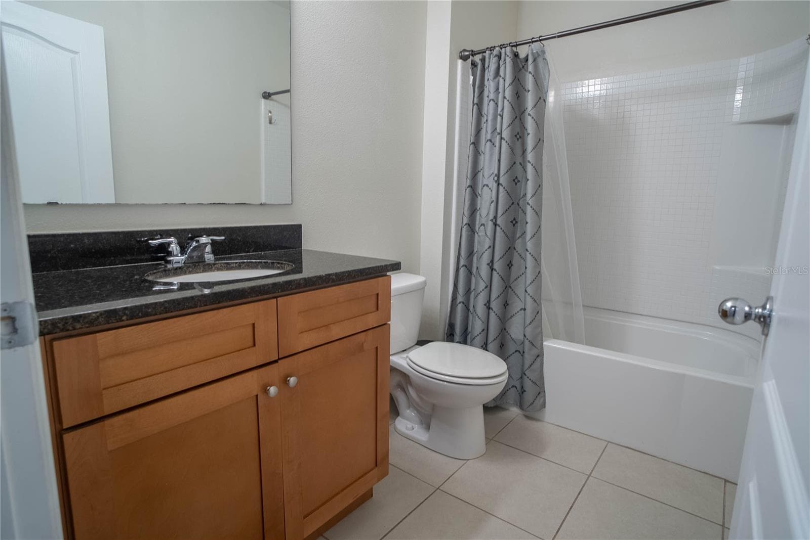Baht room #1 - 373 ABERDEEN DR, DAVENPORT