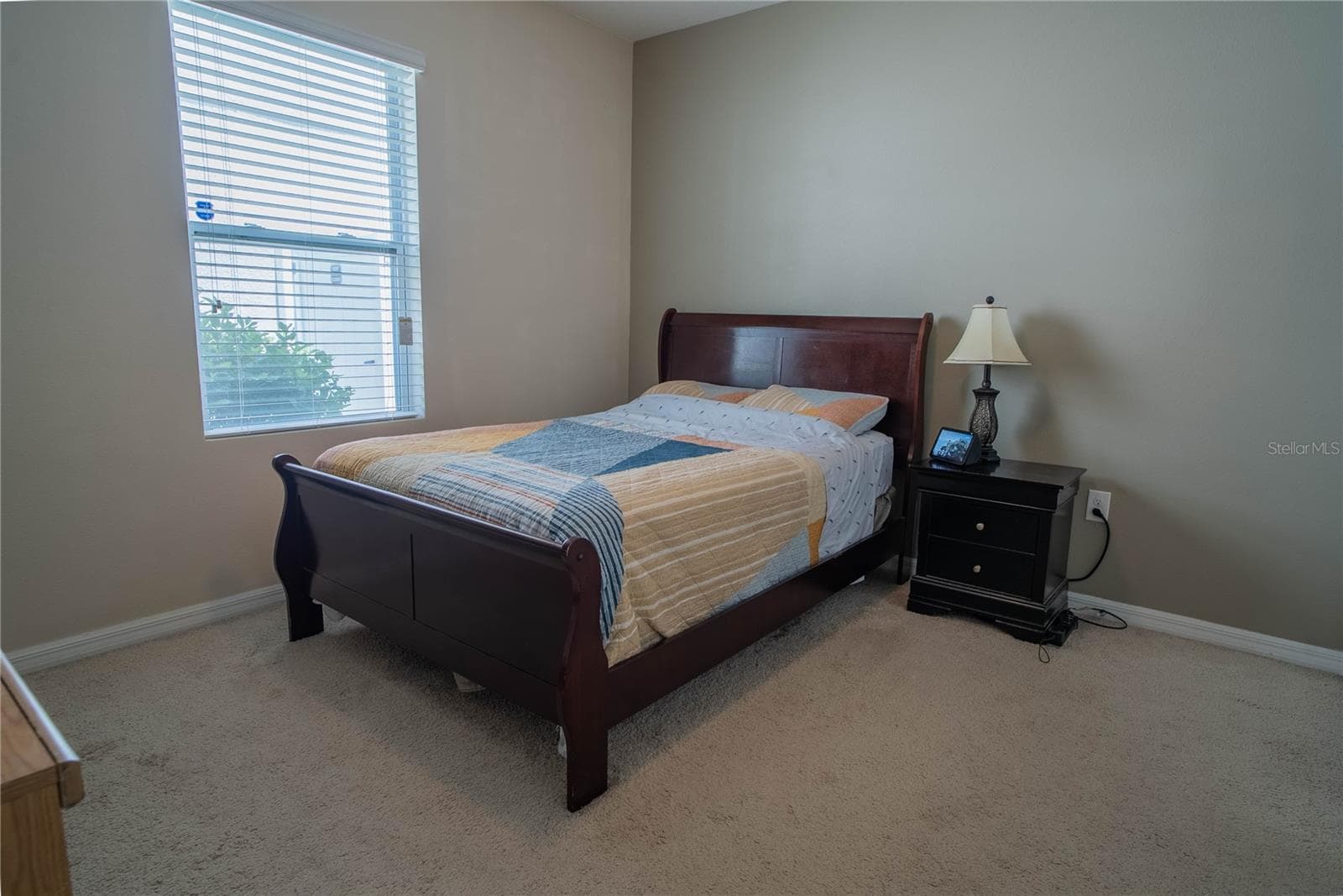 Room #4 - 373 ABERDEEN DR, DAVENPORT