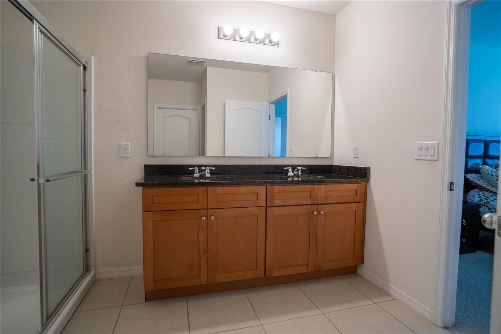 Master bathroom - 373 ABERDEEN DR, DAVENPORT
