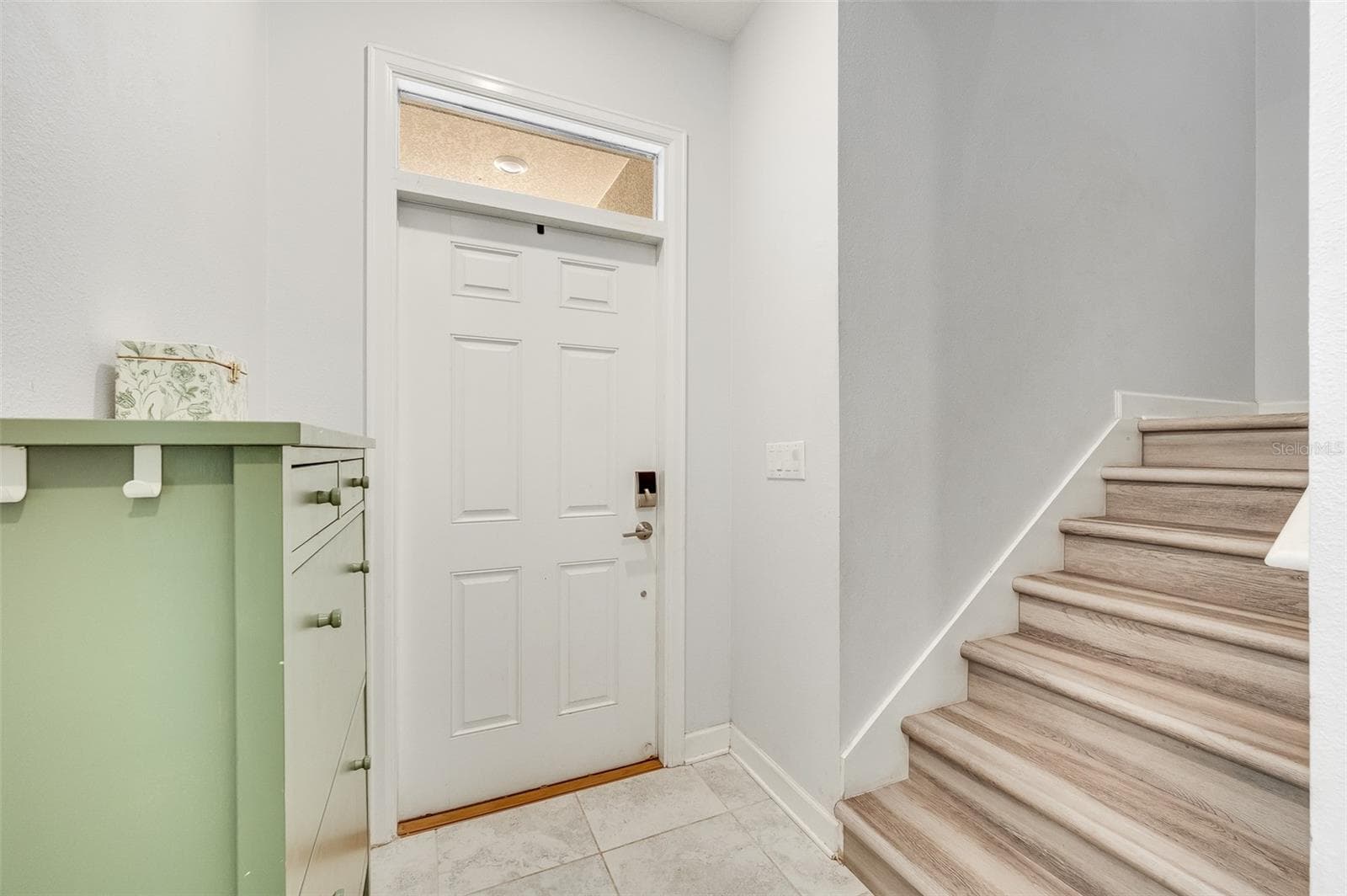 Foyer w/ access two stairs for second story - 2353 CRESCENT MOON ST, KISSIMMEE